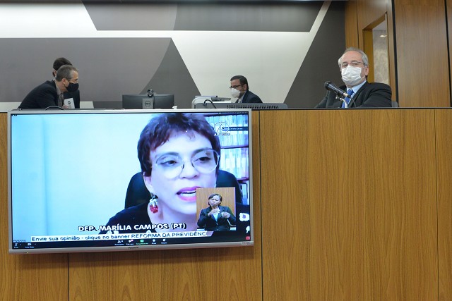 Marília Campos pontuou que 64% dos que apresentaram propostas pediram a suspensão da tramitação da matéria