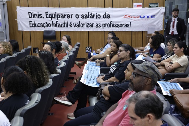 Comissão de Educação, Ciência e Tecnologia - debate sobre profissionais de educação em Ibirité