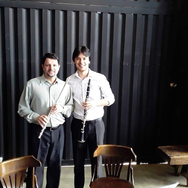 Jonatas Bueno e Alexandre Braga interpretam a peça “Allegro und Minuet WoO 26”, de Ludwig van Beethoven