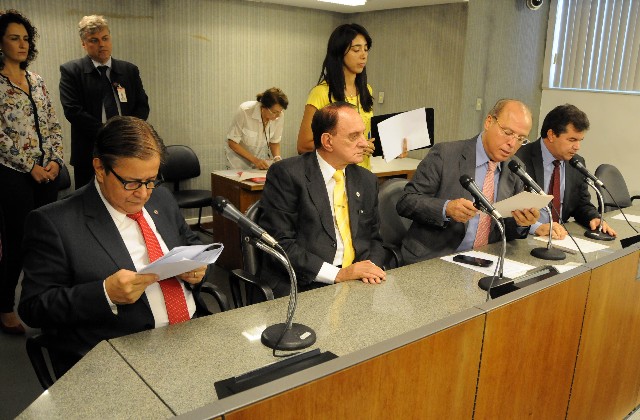 Comissão analisa proposições nesta terça-feira (20)