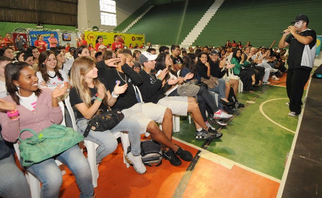 Estudantes entram no clima de descontração do Expresso Cidadania