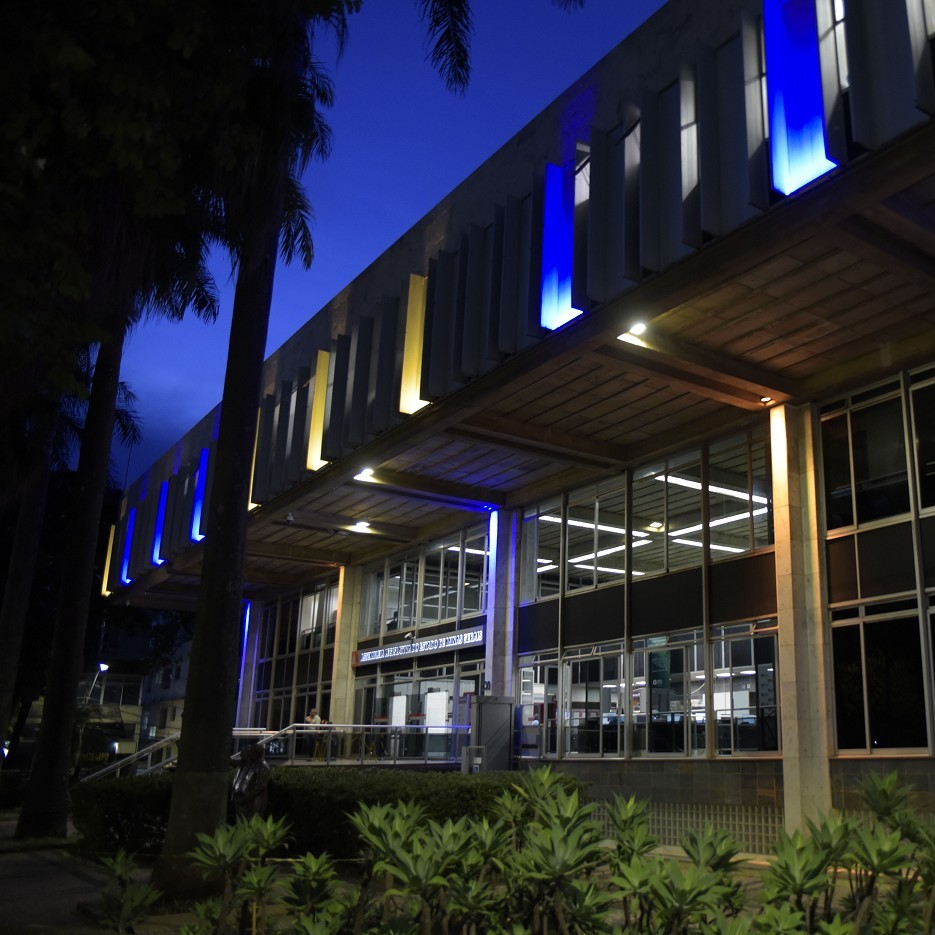 Iluminação especial celebra Dia Internacional da Síndrome de Down