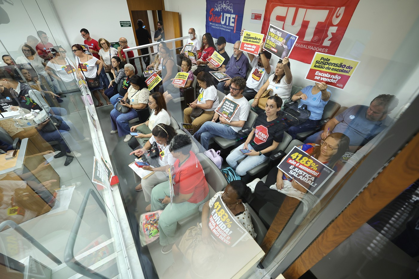 Comissão de Educação, Ciência e Tecnologia - debate sobre a campanha salarial dos servidores da educação básica no Estado