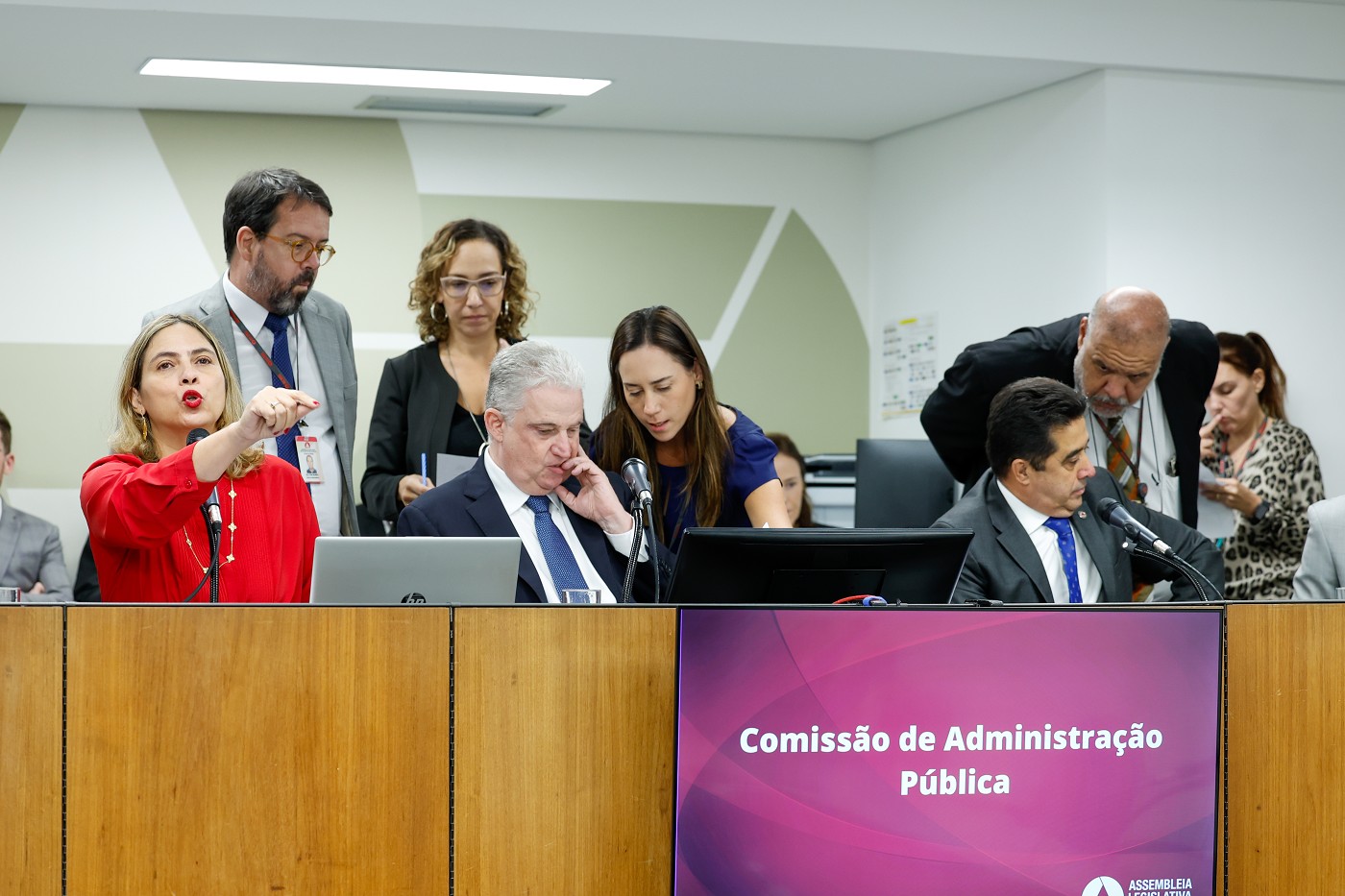 Comissão de Administração Pública - análise de proposições