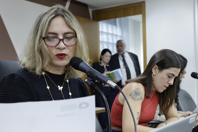 Comissão de Educação, Ciência e Tecnologia analisa proposições