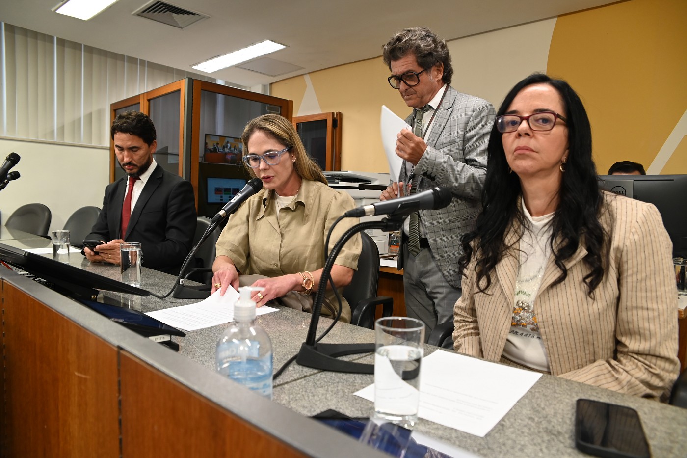 Comissão de Prevenção e Combate ao Uso de Crack e Outras Drogas - análise de proposições