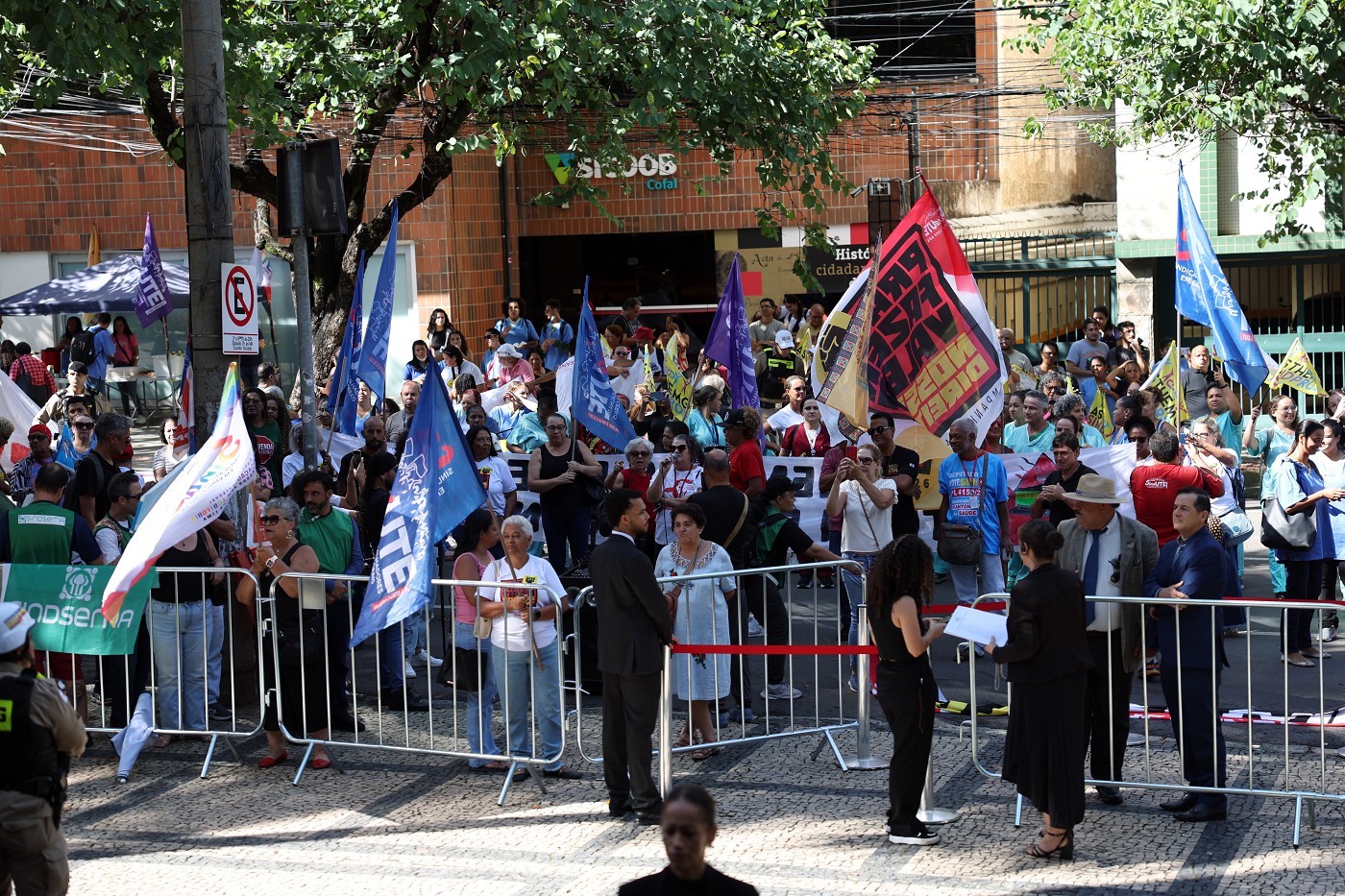 Solenidade de posse do governador do Estado - manifestação