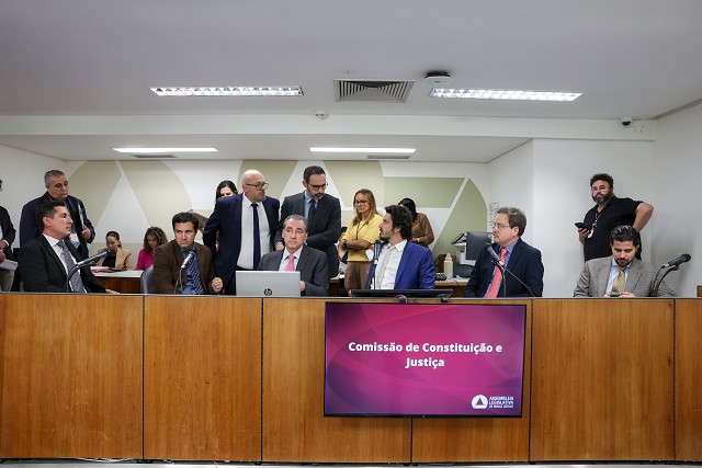 Comissão de Constituição e Justiça - análise de proposições