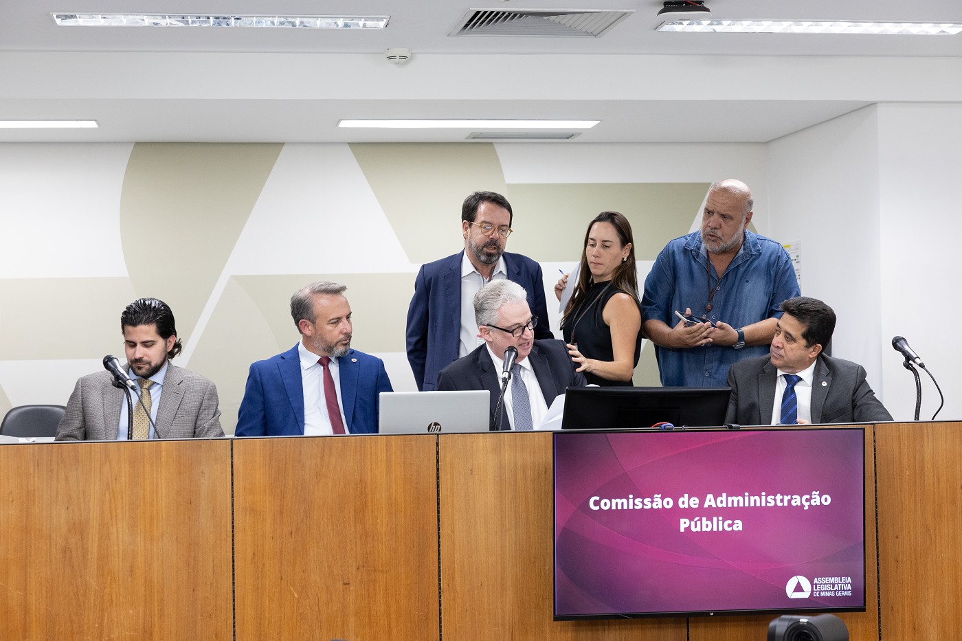 Comissão de Administração Pública - análise de proposições (reunião das 11:30)