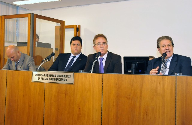 Foram aprovados requerimentos para debater as políticas públicas para as pessoas com deficiência e a situação das Apaes
