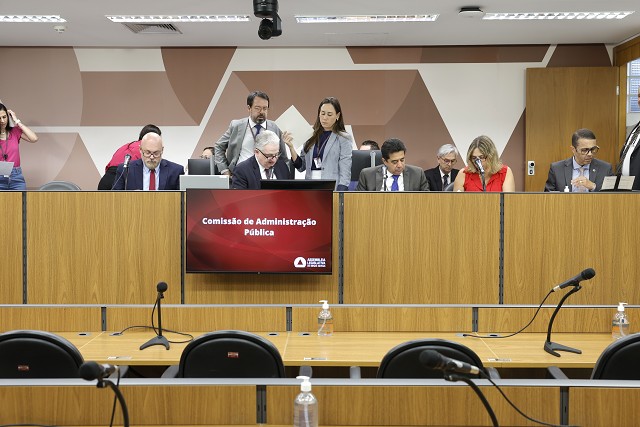 Comissão de Administração Pública - análise de proposições