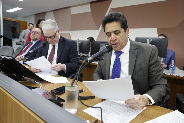 Comissão de Administração Pública - análise de proposições