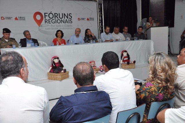 Moradores, movimentos sociais, entidades de classe e lideranças locais dos 36 municípios que compõem o território participaram da reunião