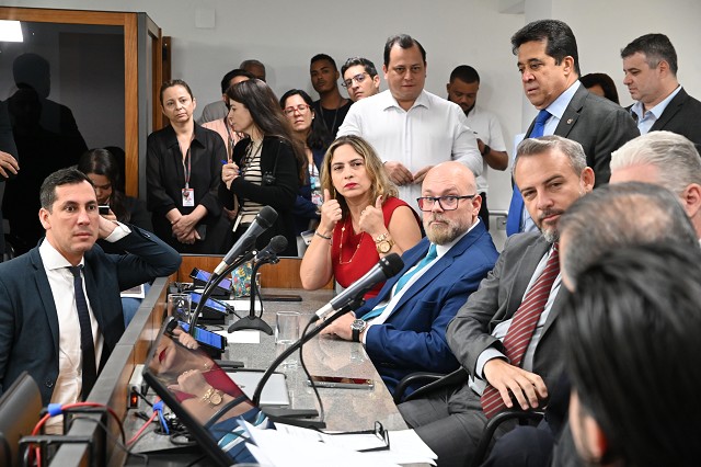 Comissão de Administração Pública - análise de proposições