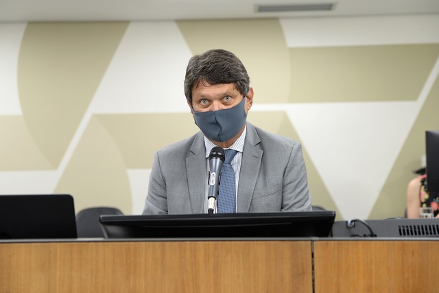 O deputado Zé Guilherme presidiu a reunião e foi o relator de uma das matérias