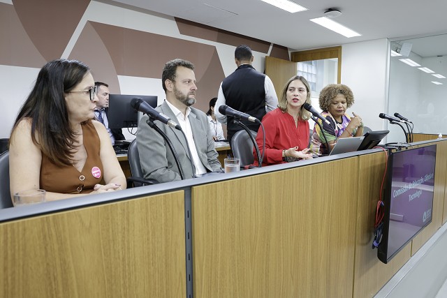 Comissão de Educação, Ciência e Teconologia - debate sobre problemas em concurso