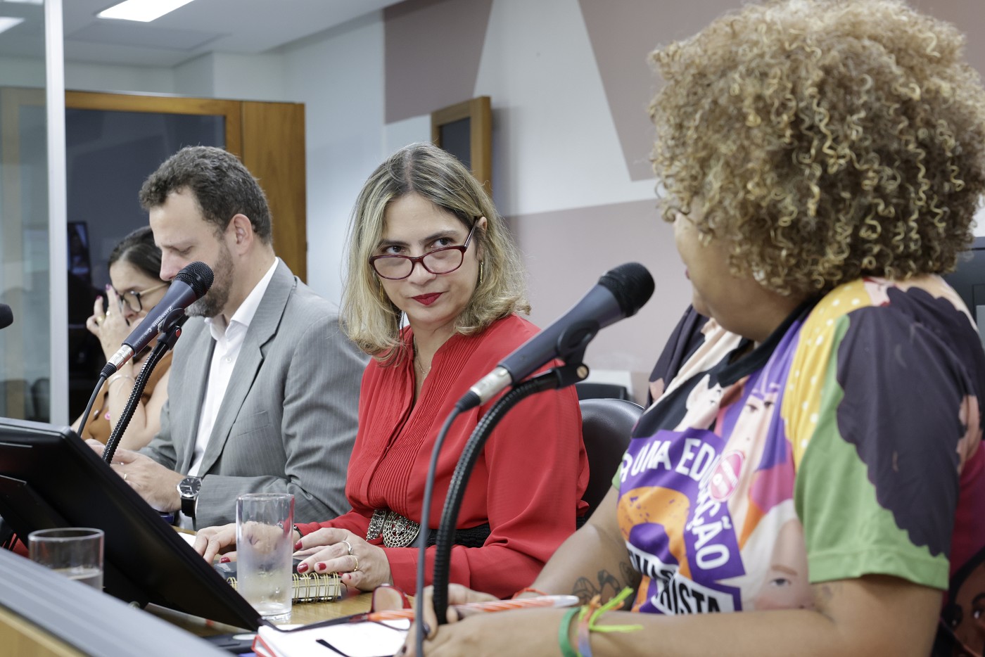 Comissão de Educação, Ciência e Tecnologia - debate sobre problemas em concurso