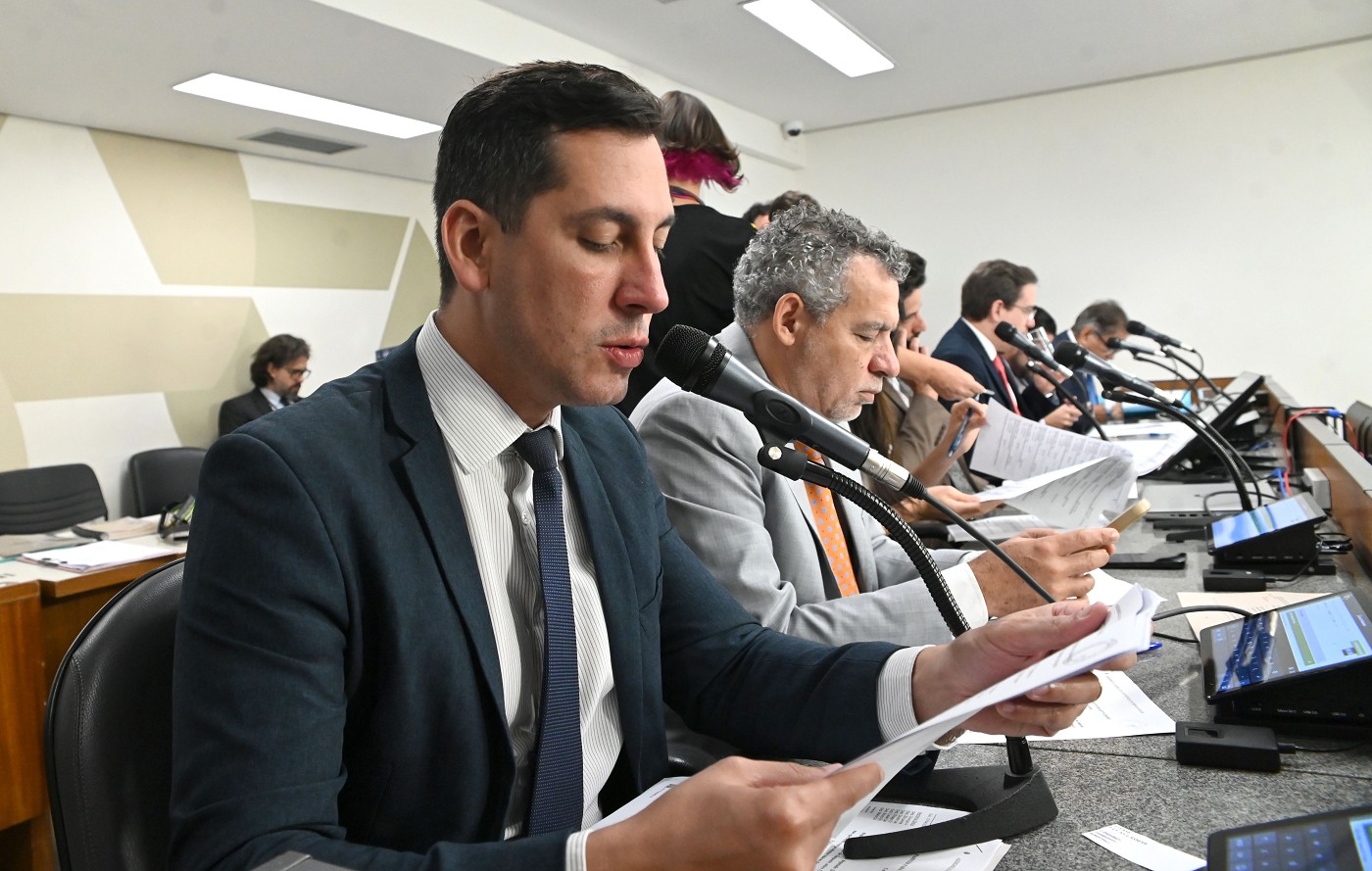 Comissão de Constituição e Justiça - análise de proposições