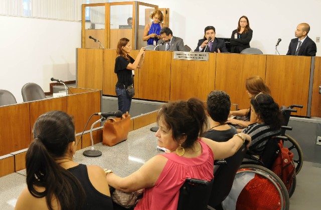 Deputados aprovaram nesta quarta (8) requerimento de audiência para discutir o assunto