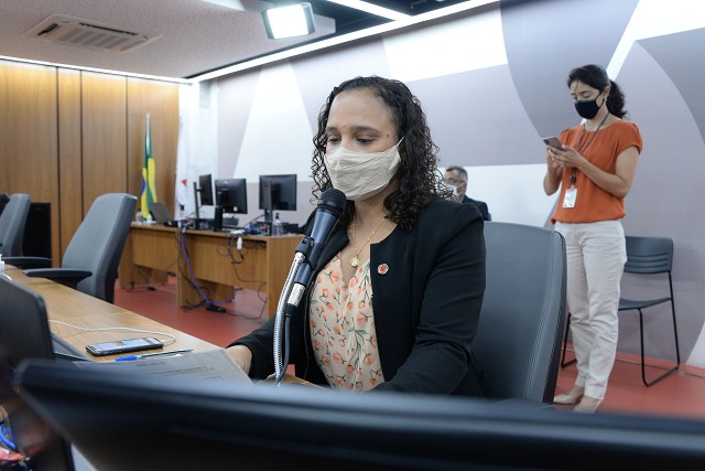 A deputada Ana Paula Siqueira (Rede) salientou que mudanças estruturais importantes no sistema socioeducativo precisam ser precedidas de intenso debate
