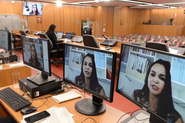 Michelle Santos apontou que o modelo da cogestão é ineficiente: tende a ser mais caro e a prestar serviços piores