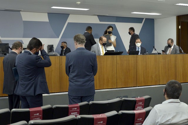 Comissão Extraordinária das Energias Renováveis e Recursos Hídricos - debate sobre o cronograma das obras de extensão da rede de distribuição e novas subestações de plantas solares