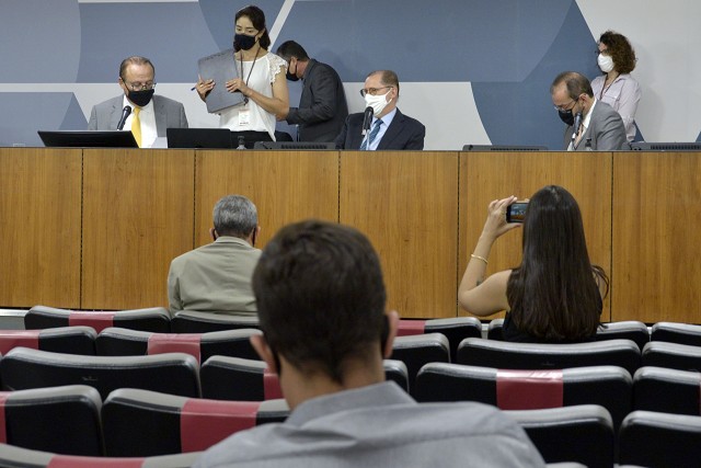 Comissão Extraordinária das Energias Renováveis e Recursos Hídricos - debate sobre o cronograma das obras de extensão da rede de distribuição e novas subestações de plantas solares