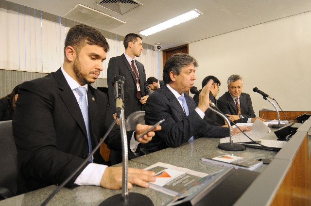 Deputados acreditam que, apesar dos avanços, ainda há muito a ser feito