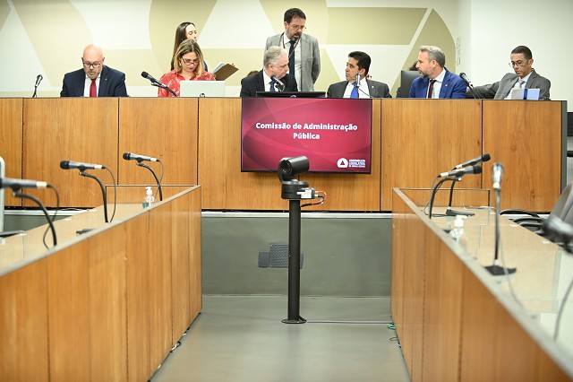 Comissão de Administração Pública - análise de proposições