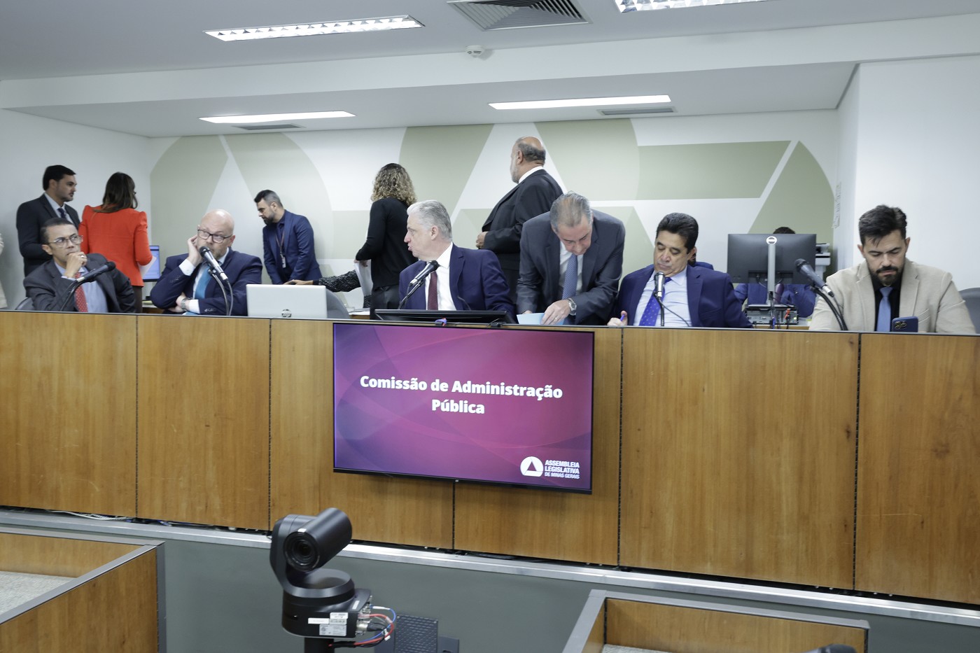 Comissão de Administração Pública - análise de proposições