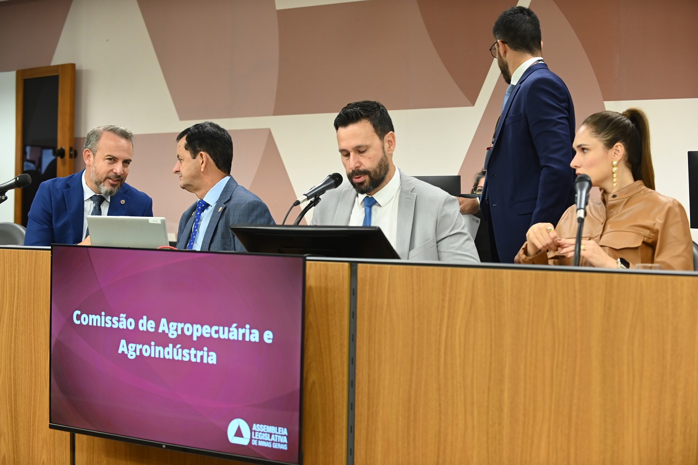 Comissão de Agropecuária e Agroindústria - análise de proposições
