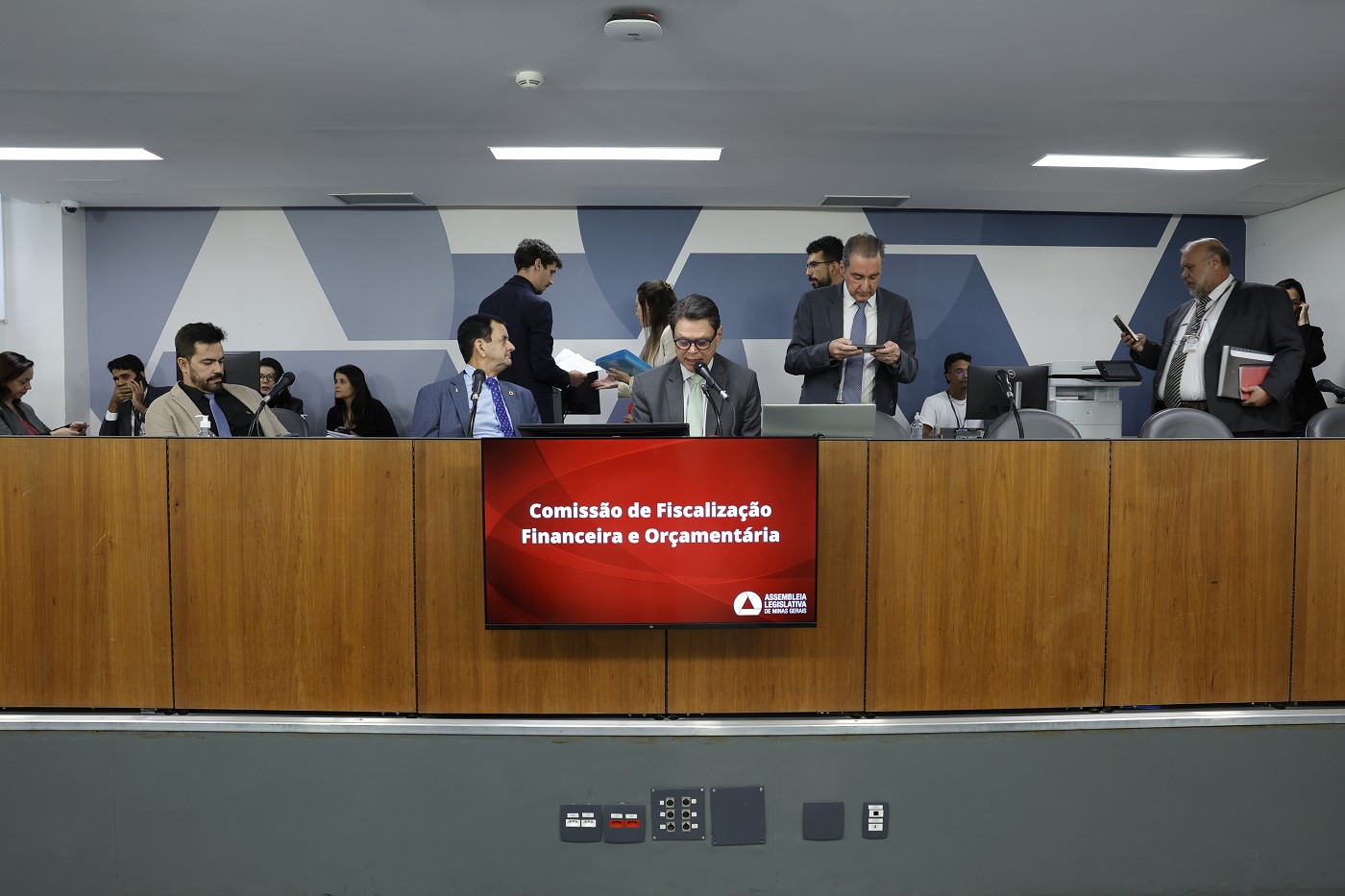 Comissão de Fiscalização Financeira e Orçamentária - análise de proposições