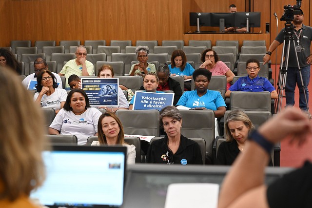 Comissão de Educação, Ciência e Tecnologia - debate sobre os especialistas em educação básica