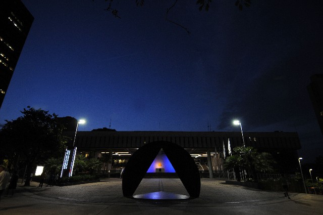 Iluminação foi instalada no Espaço Democrático José Aparecido de Oliveira, área ao lado do Hall das Bandeiras