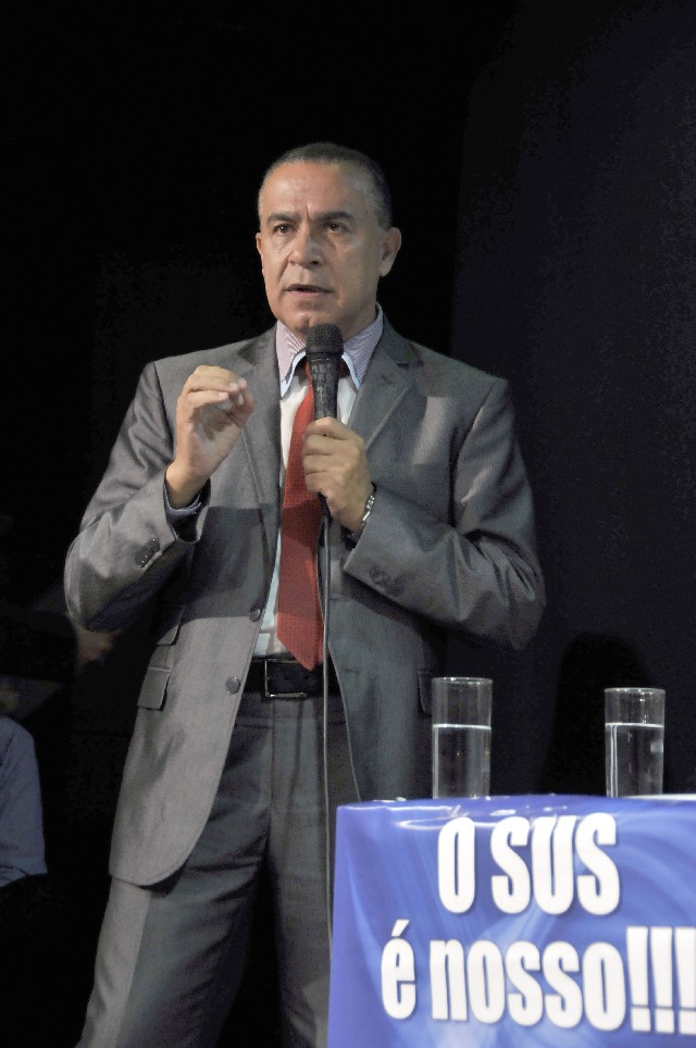 Gilmar de Assis informou que estima-se que a DRU já retirou R$ 702 bi de áreas como saúde e assistência social