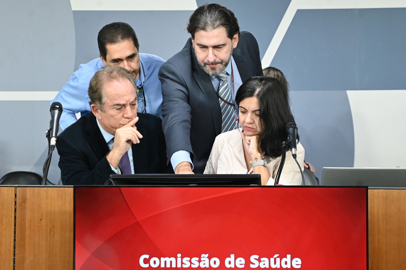 Comissão de Saúde - debate sobre a ampliação do transplante de córneas.