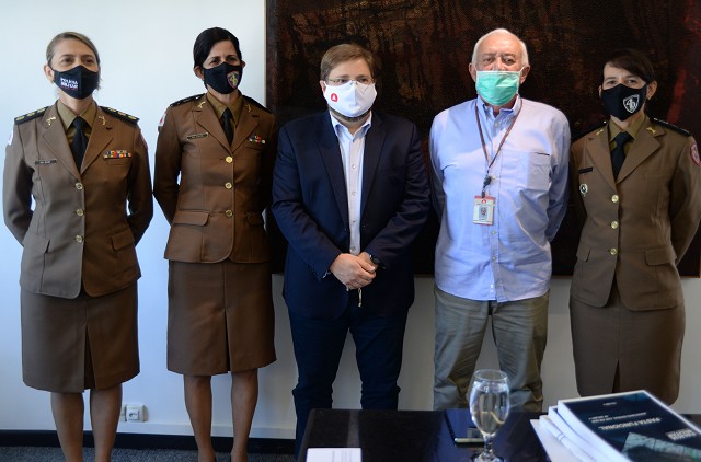 Presidente da ALMG recebeu, nesta quinta (4), mulheres pioneiras da Polícia Militar
