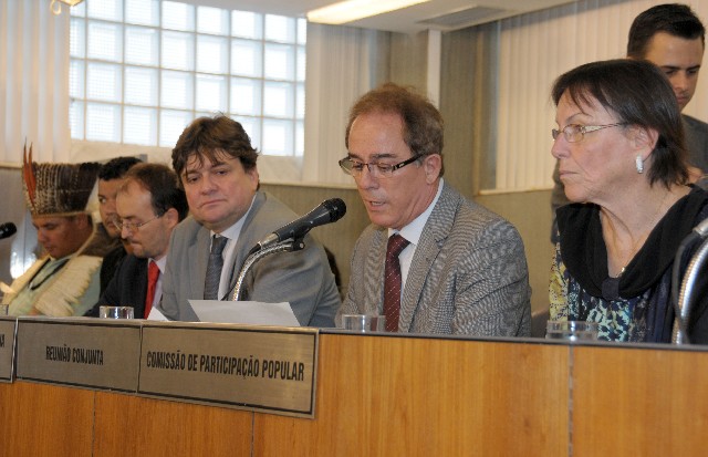 Comissões de Educação, Ciência e Tecnologia e de Participação Popular - debate sobre a educação indígena em Minas Gerais