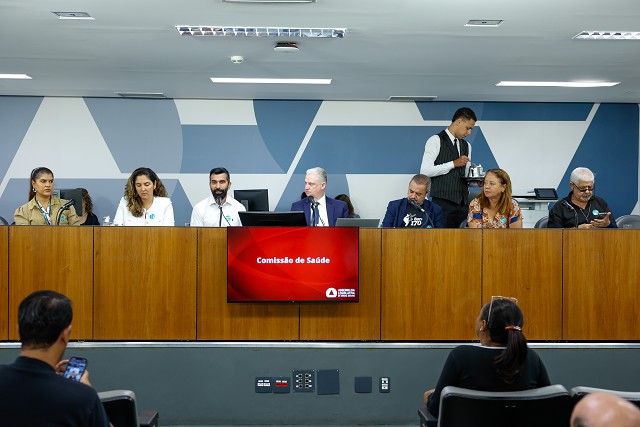 Comissão de Saúde - debate sobre atendimento em hemodiálise