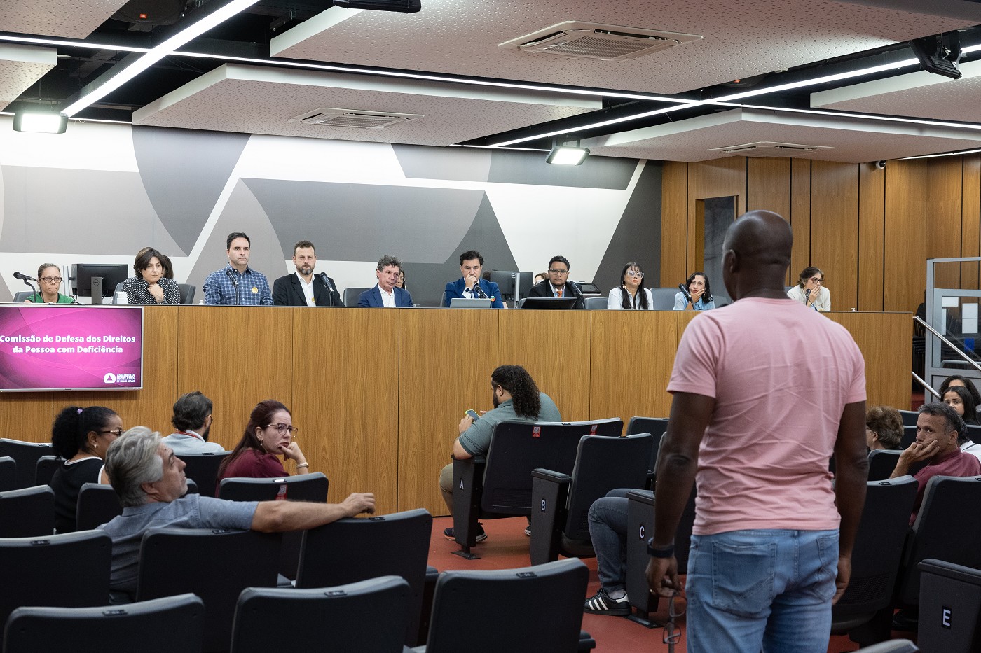 Comissão de Defesa dos Direitos da Pessoa com Deficiência - debate sobre aplicação da redução de carga horária concedida a servidores públicos estaduais responsáveis por filhos com deficiência