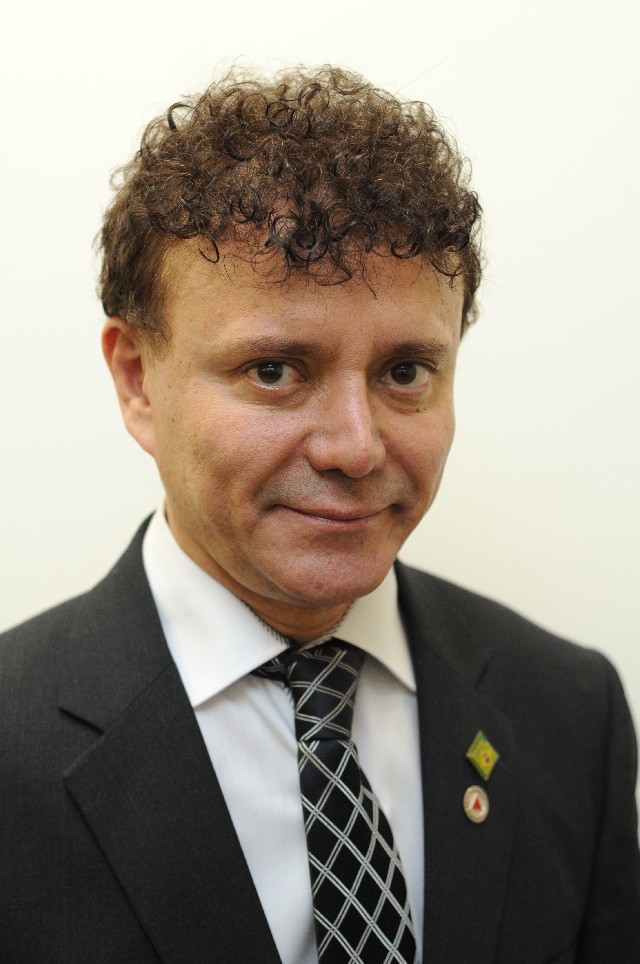 Tony Carlos assumiu o cargo de deputado como suplente de José Henrique na 17ª Legislatura