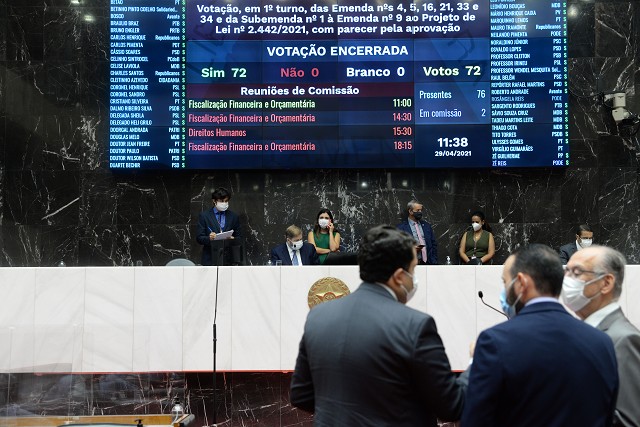 Na forma aprovada, matéria contemplou sugestões de parlamentares e também da sociedade
