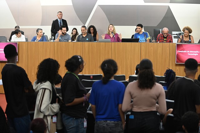 Comissão de Educação, Ciência e Tecnologia - debate sobre a oferta do Ensino Médio em Teófilo Otoni