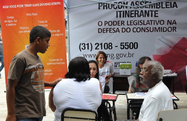 Os moradores tiveram à disposição emissão de documentos para maiores de 16 anos, orientação jurídica pela Defensoria Pública, serviços de saúde, entre outros