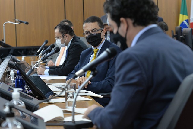 PL sobre uso de rejeitos na construção recebeu parecer pela legalidade, em reunião da CCJ