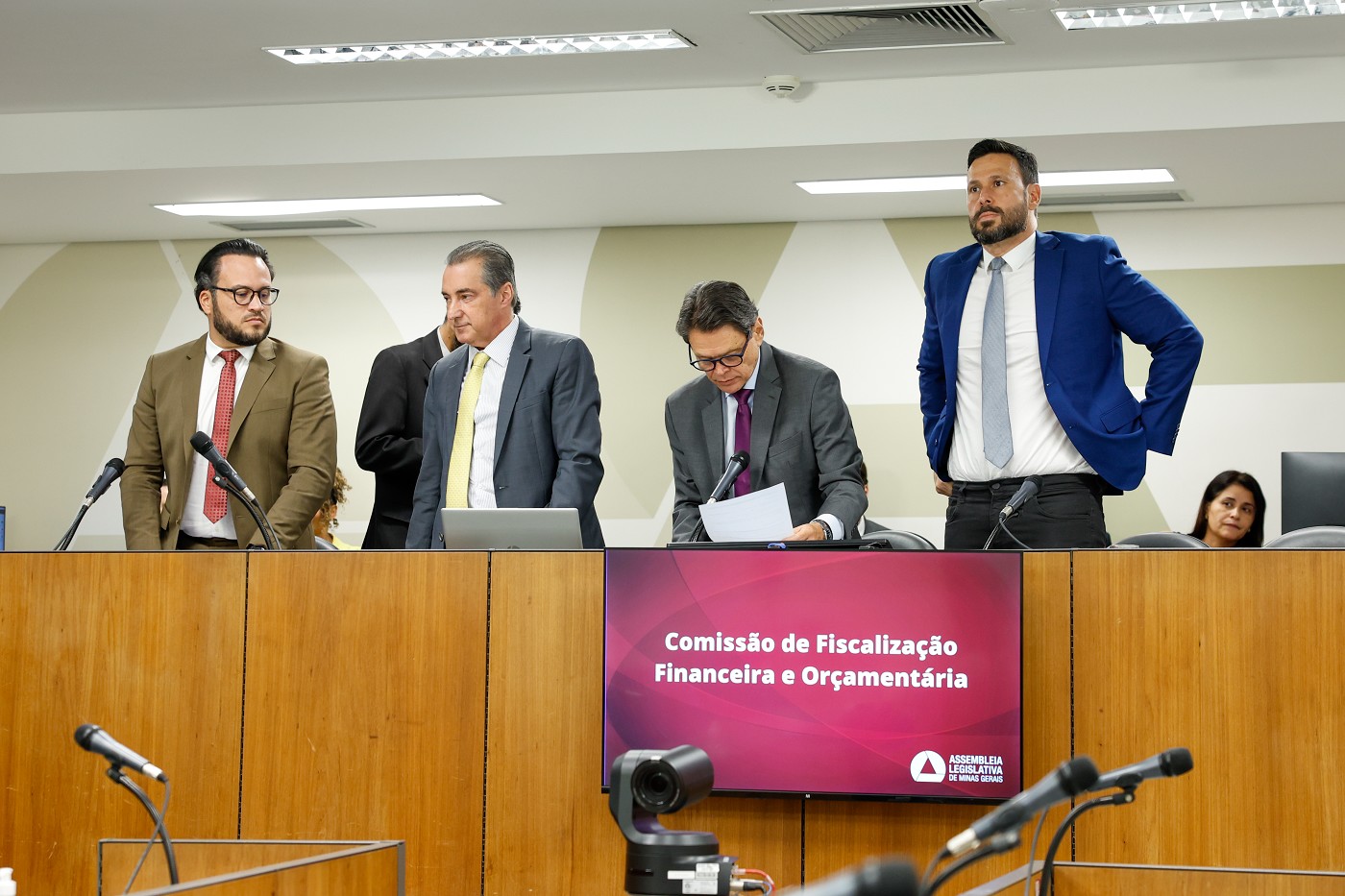 Comissão de Fiscalização Financeira e Orçamentária - análise de proposições