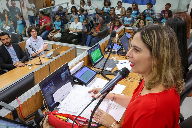 Assembleia Fiscaliza - Tema em Foco - 2025-2026 - Comissão de Educação, Ciência e Tecnologia