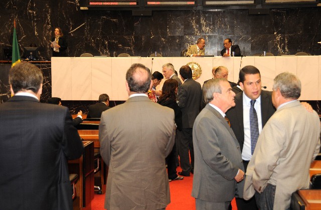 Projeto foi aprovado em 1º turno pelo Plenário durante a Reunião Extraordinária desta quarta (11)