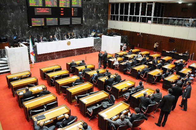 Agora, a PEC 39/12 retorna à Comissão Especial para análise da emenda nº 2