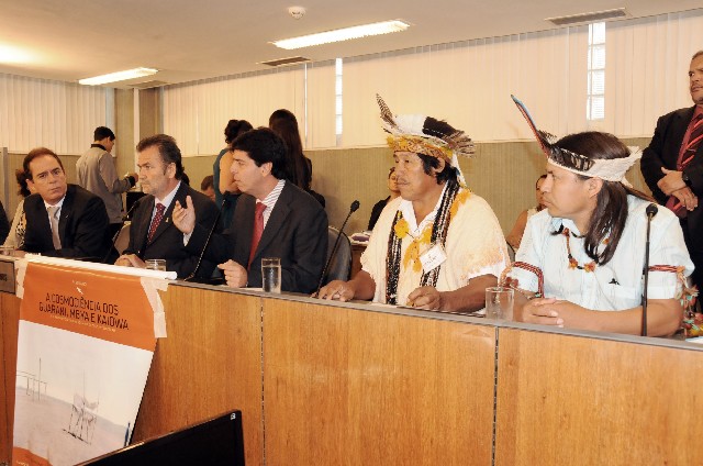 Comissão recebeu representantes da etnia Guarani-Kaiowá, que relataram os problemas pela comunidade indígena do Mato Grosso do Sul